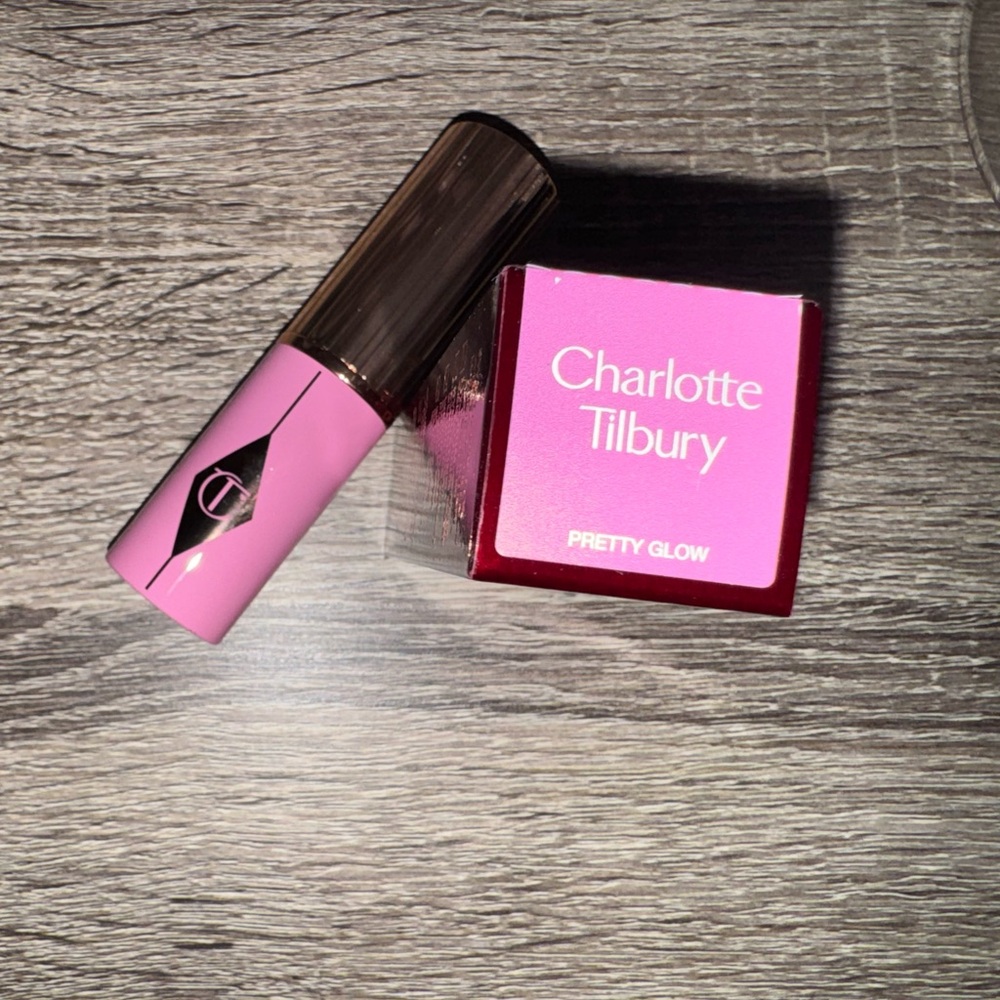 CHARLOTTE TILBURY UNREAL BLUSH STICK 💝